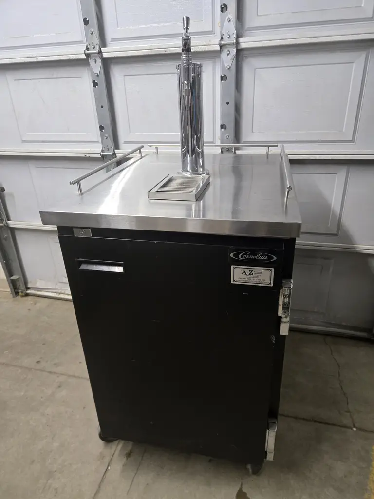 CORNELUIS 1 DOOR KEG COOLER