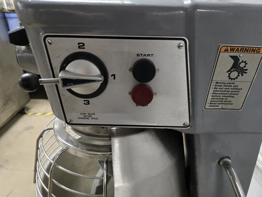 HOBART 30 QT MIXER