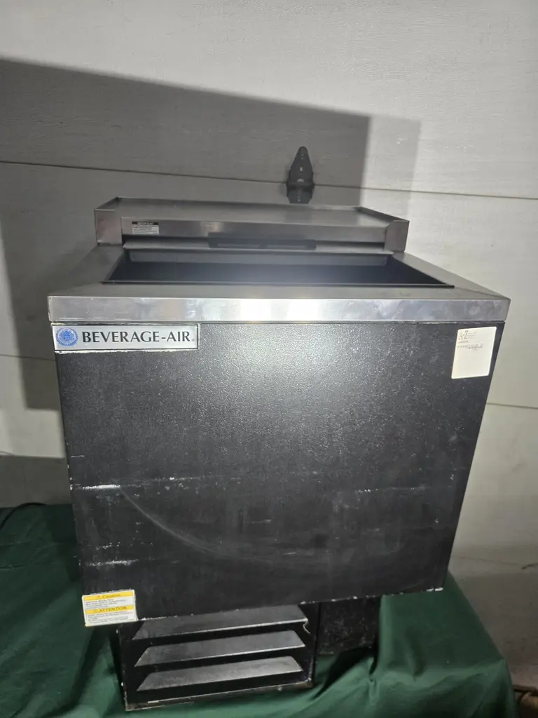 BEVERAGE AIR MUG CHILLER